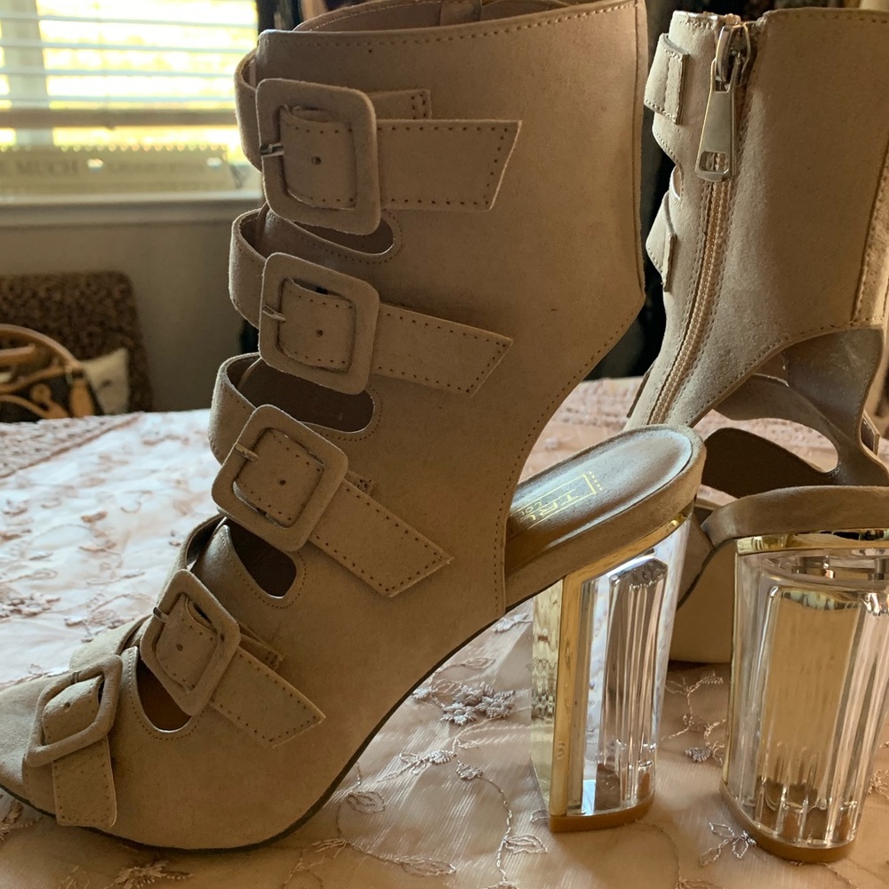 NWOT Truffle clear block heel - Picture 3 of 7